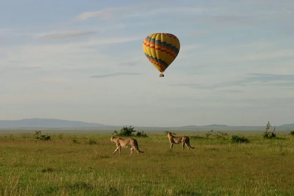 A hot-air balloon above the Kenyan savannah